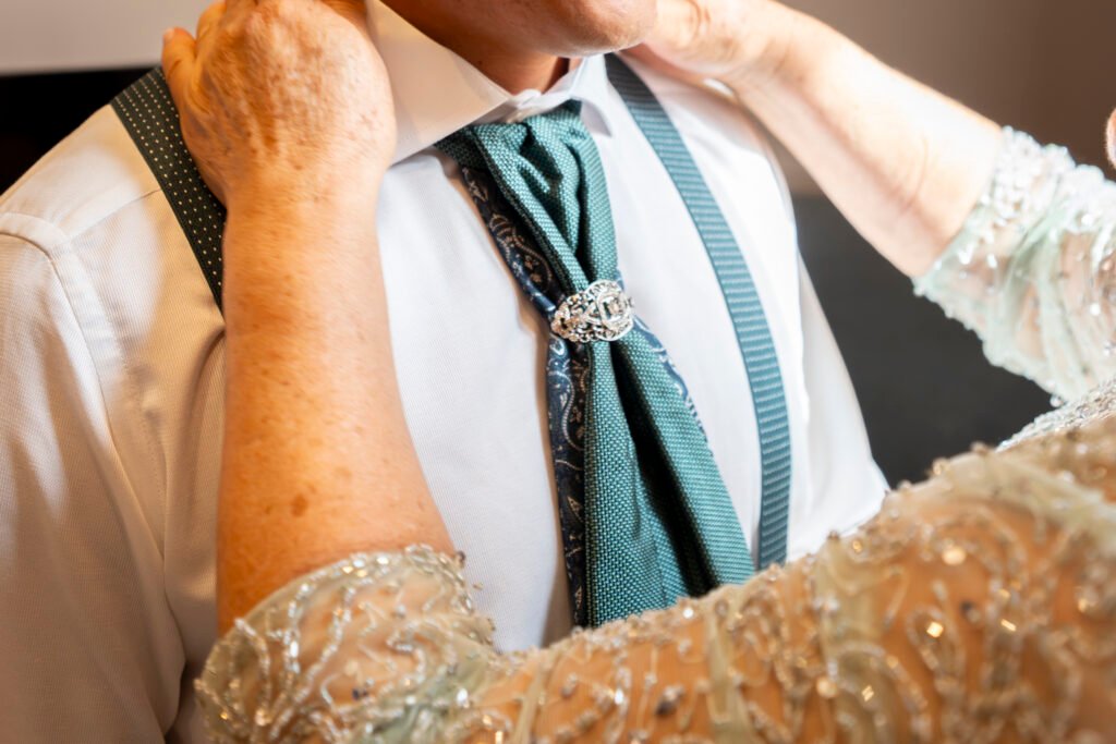 Foto de camisa con corbata elegante